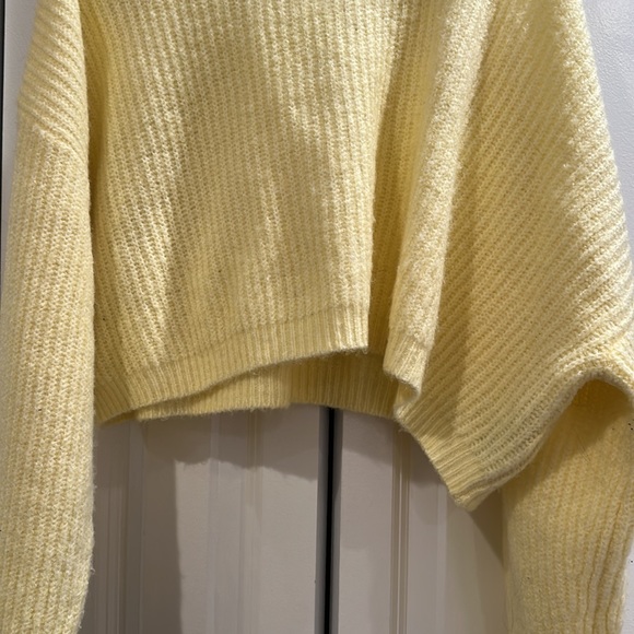ASOS DESIGN sweater with cut out shoulder detail in yellow - Picture 7 of 8